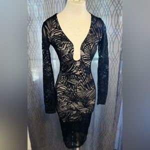 Bebe Black Lace Dress Tan Underlining Low Cut V-Neck Longsleeve  [G-41]